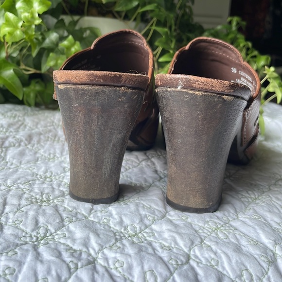 Dansko Rudy Brown Leather Slip On Mule Studded Clog Heels Women's US 6-6.5/EU 36 - Picture 2 of 10